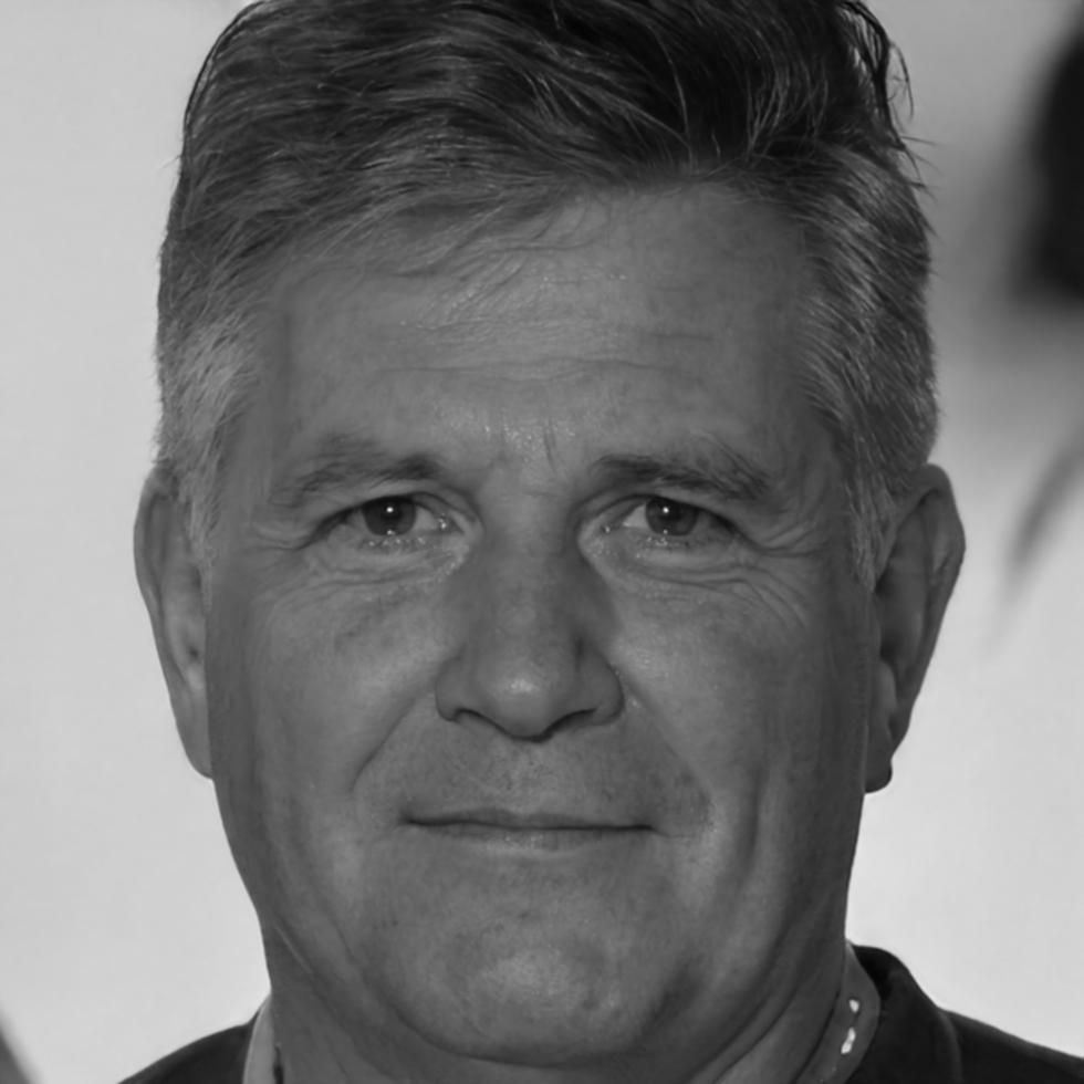 Damián Escobar, consultor de redes sociales y estrategia cross-platform