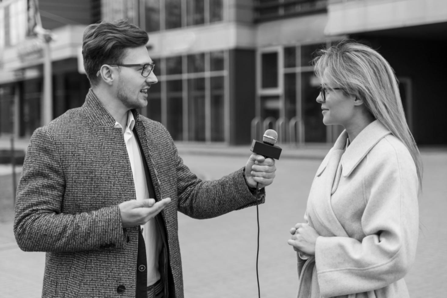 Sesión de mentoría grupal sobre desarrollo de comunidades digitales